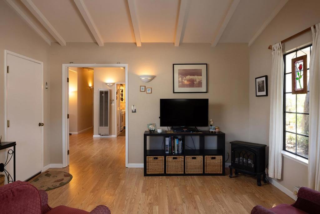 1103 Kenet Place Property Photo 8