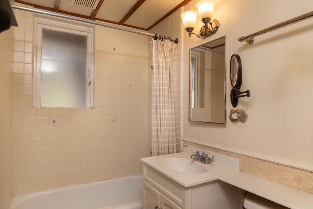 1103 Kenet Place Property Photo 12