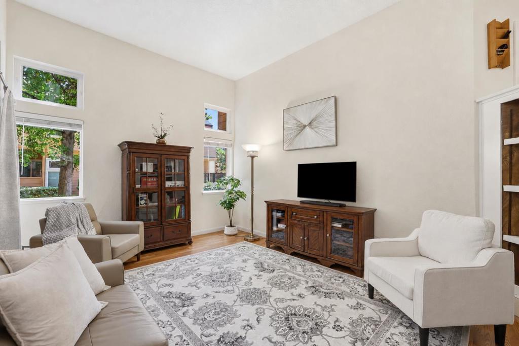 5320 Borneo Circle Property Photo 4