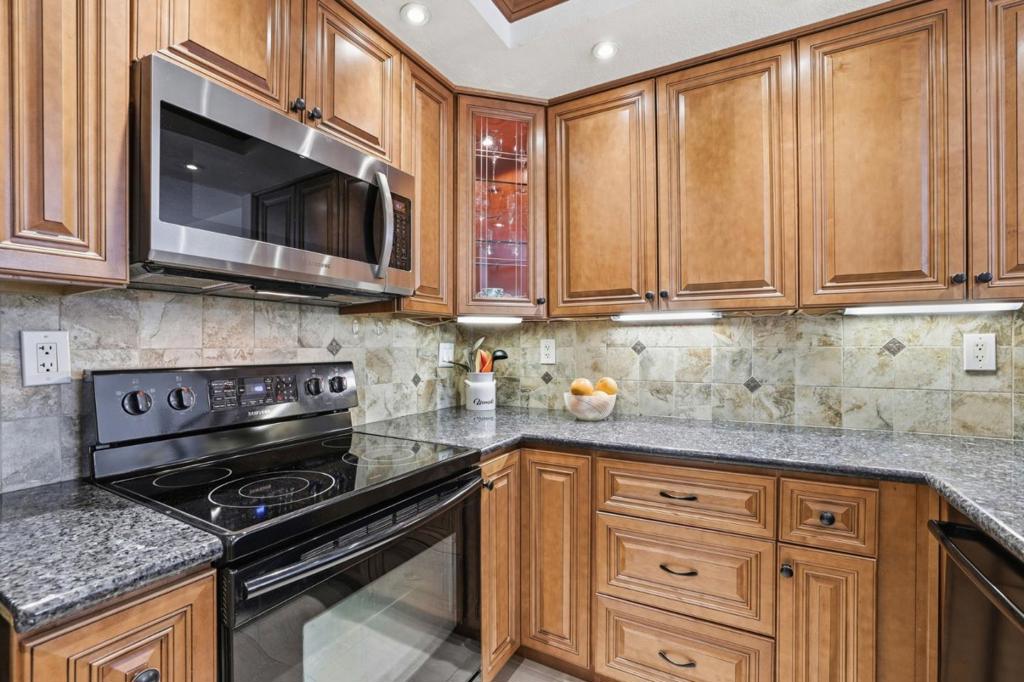 5320 Borneo Circle Property Photo 7