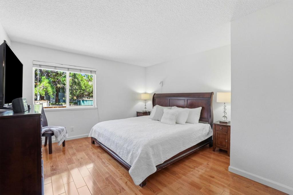 5320 Borneo Circle Property Photo 17