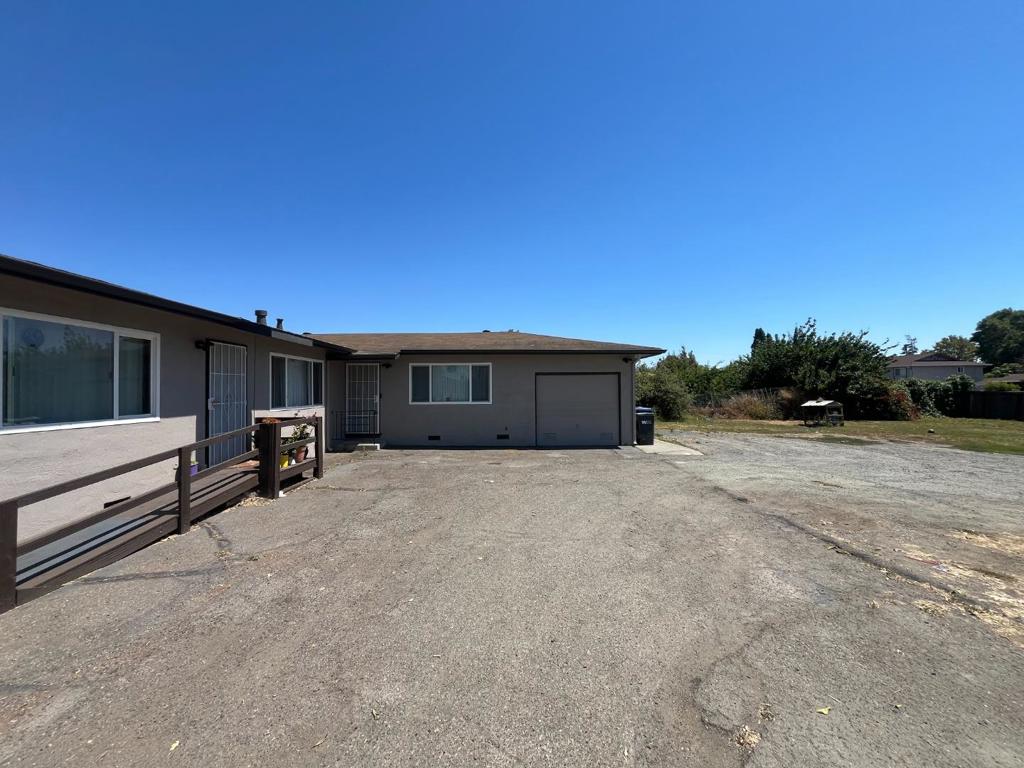 563 Laurel Avenue Property Photo 10