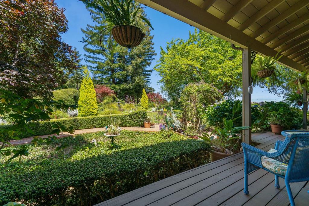 200 Mcamant Drive Property Photo 9