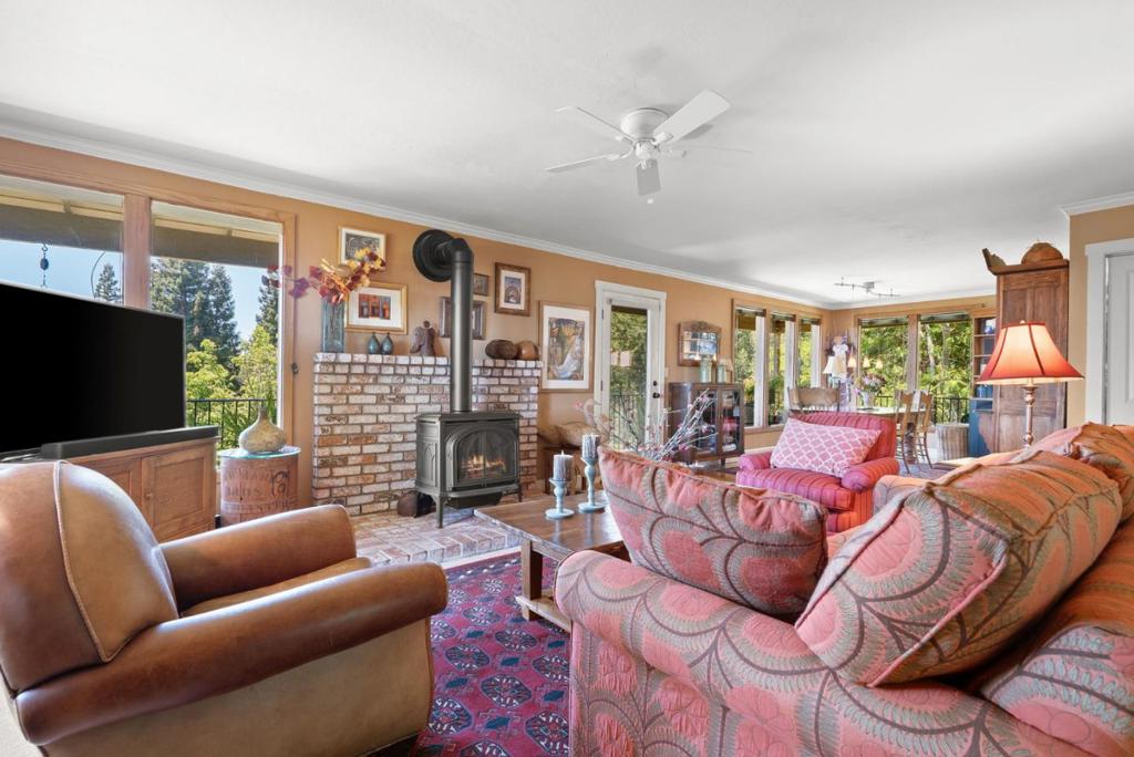 200 Mcamant Drive Property Photo 17