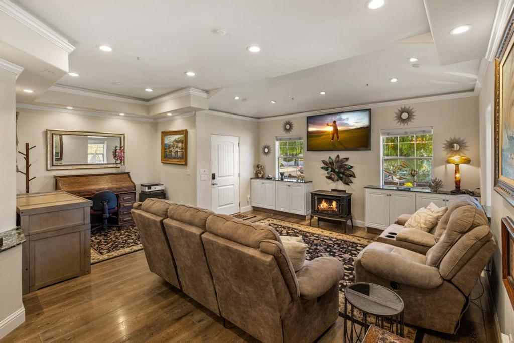 387 Ocean Avenue Property Photo 6
