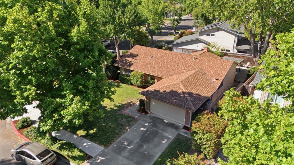 961 Cherry Avenue Property Photo 27