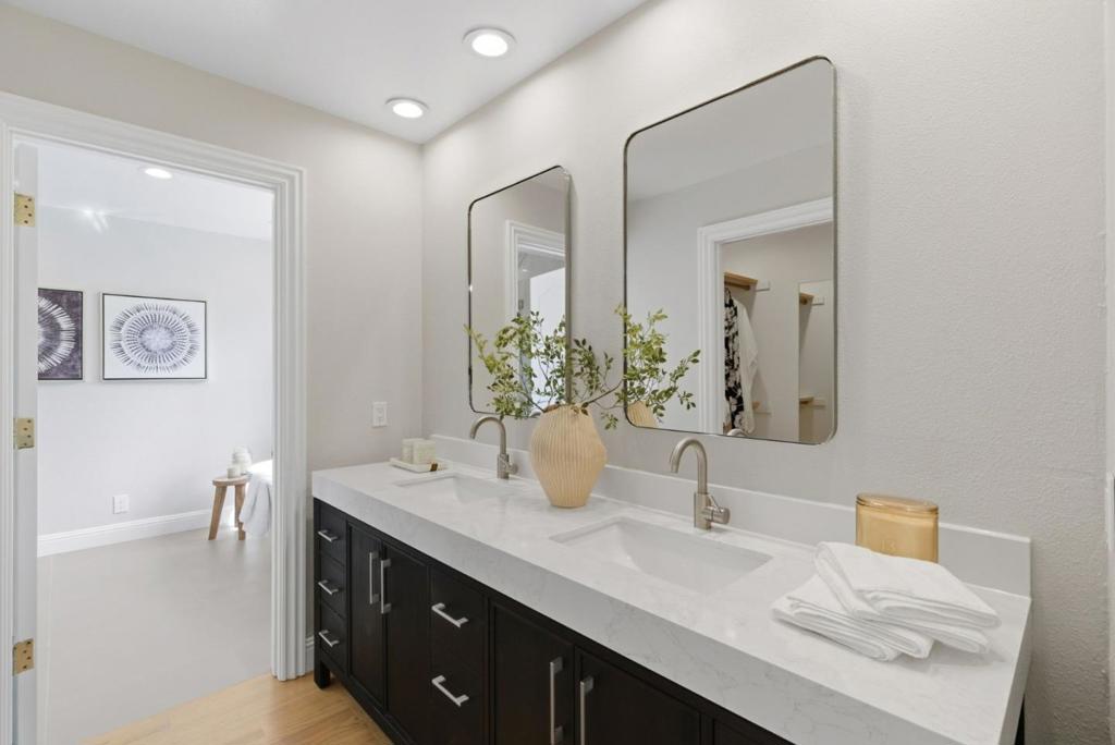 8 Almendra Lane Property Photo 17