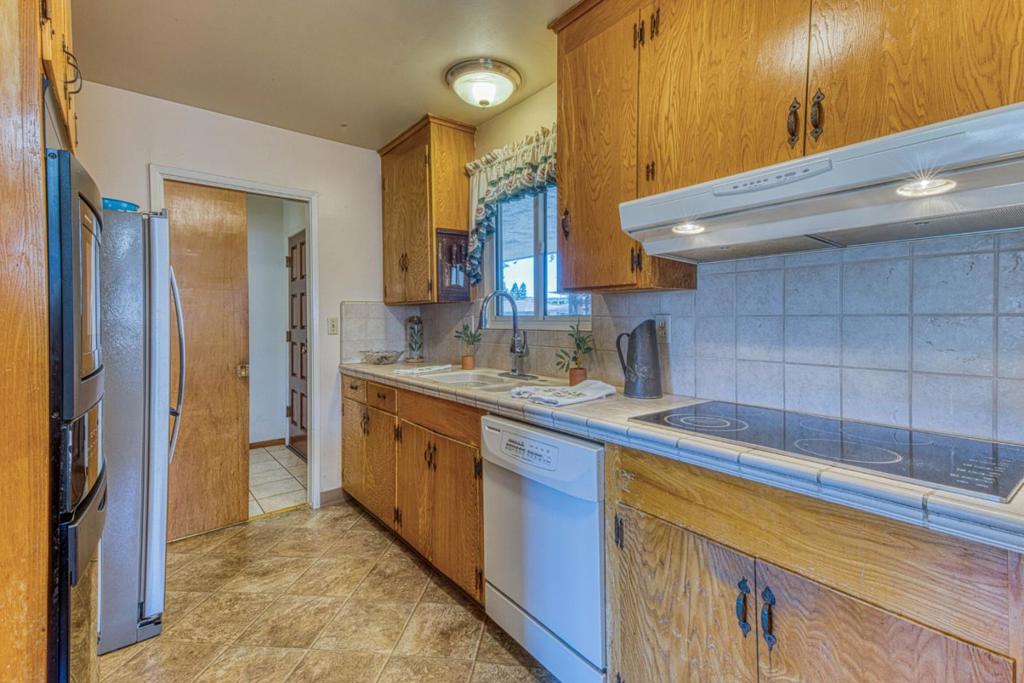 628 Alameda Avenue Property Photo 13