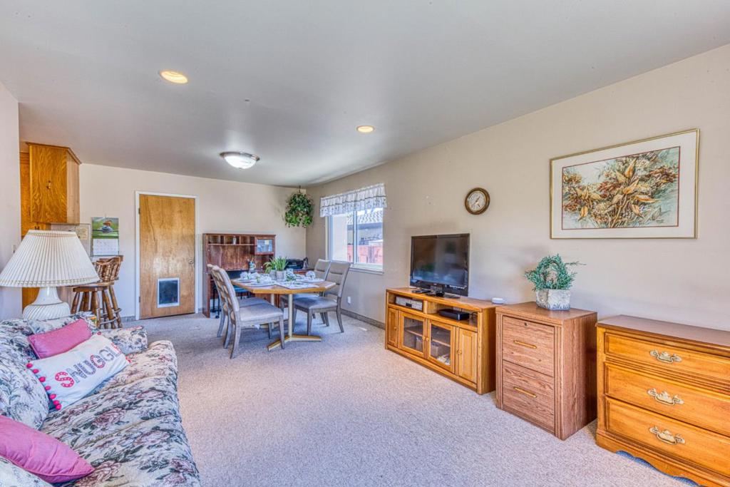 628 Alameda Avenue Property Photo 20
