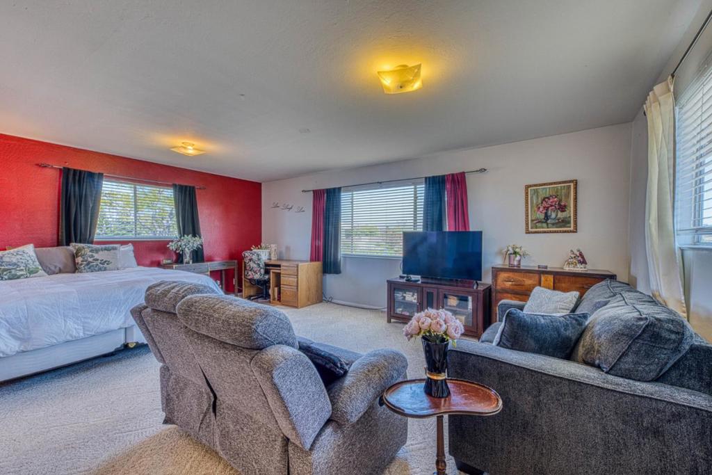 628 Alameda Avenue Property Photo 36