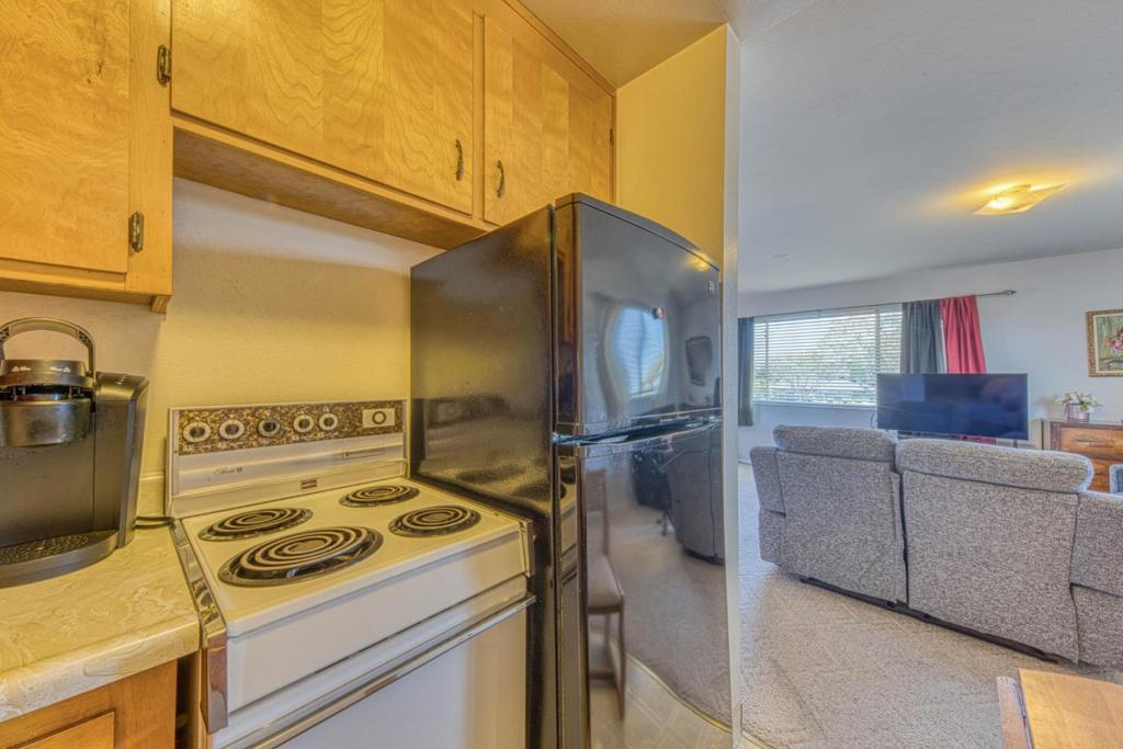 628 Alameda Avenue Property Photo 40