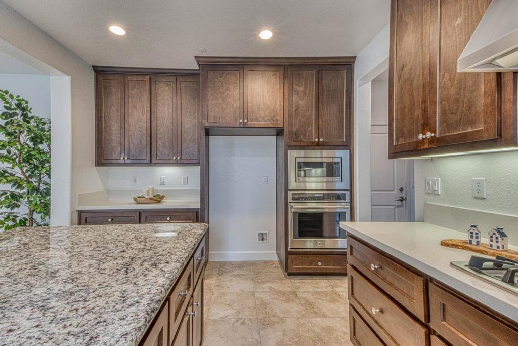 2717 Parkview Way Property Photo 17