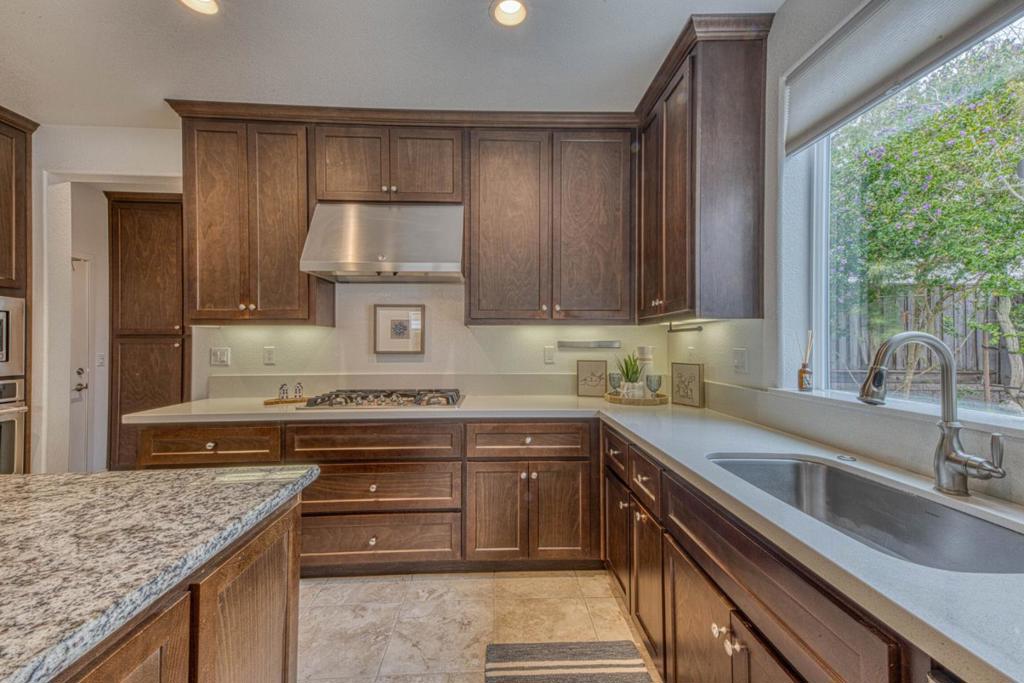 2717 Parkview Way Property Photo 18