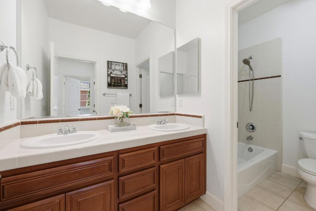 115 Macedon Court Property Photo 37