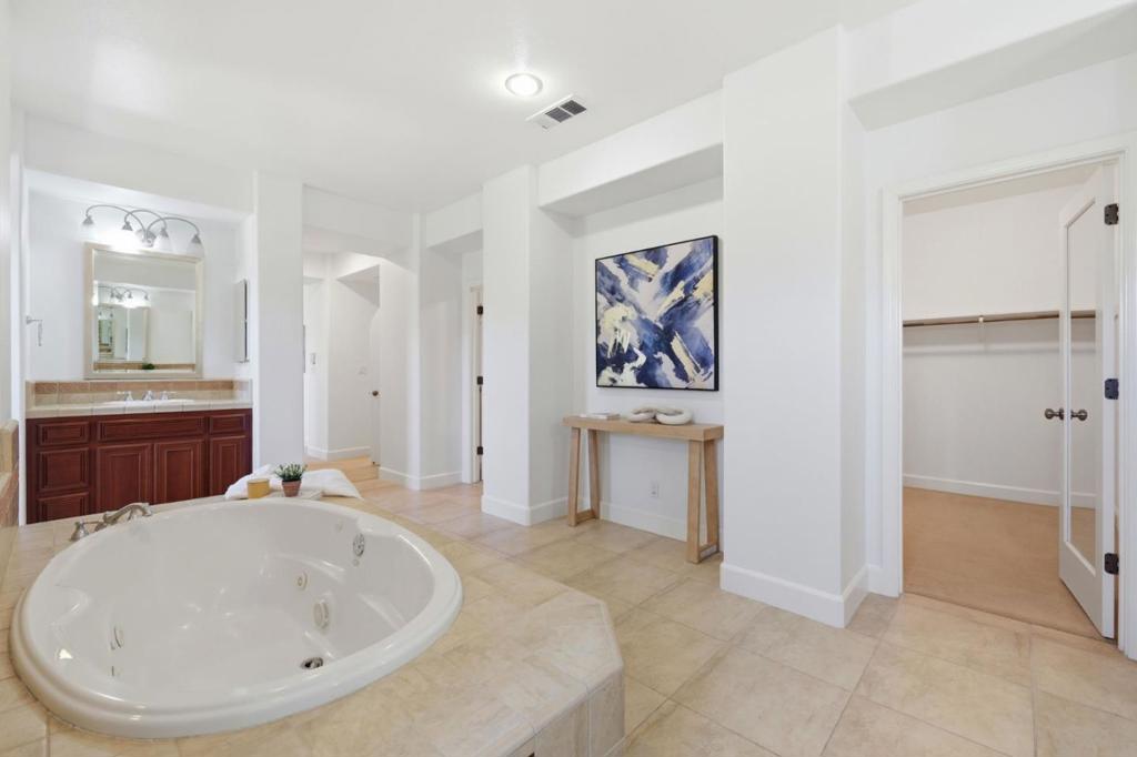 115 Macedon Court Property Photo 42
