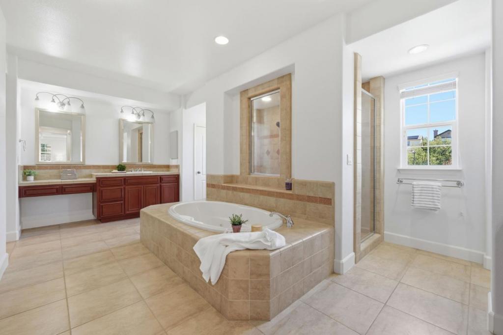 115 Macedon Court Property Photo 43