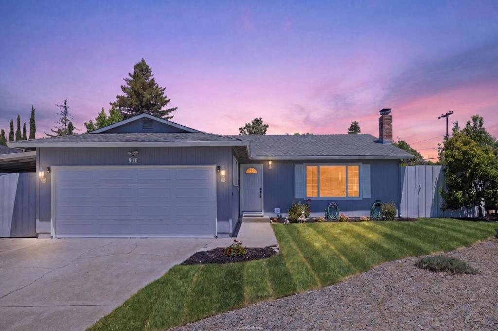 816 Mary Court Property Photo 1
