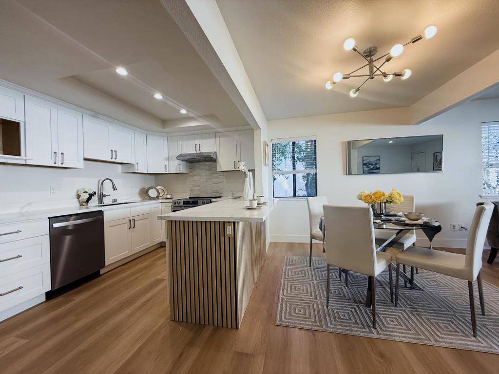 7299 Via Vico Property Photo 1