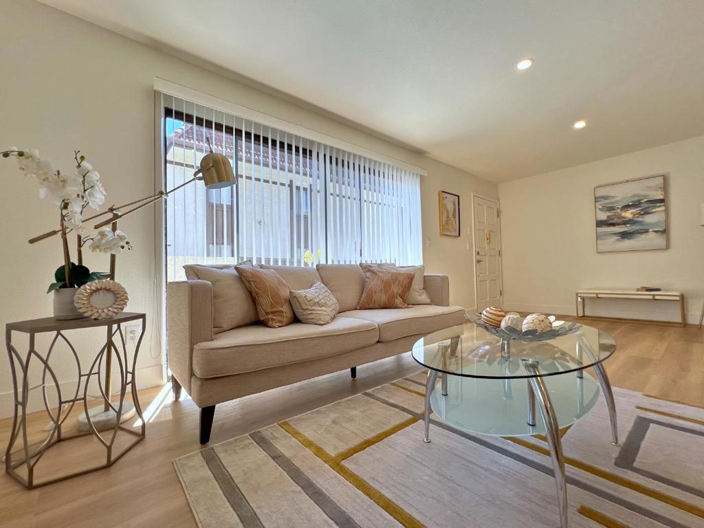 7299 Via Vico Property Photo 3