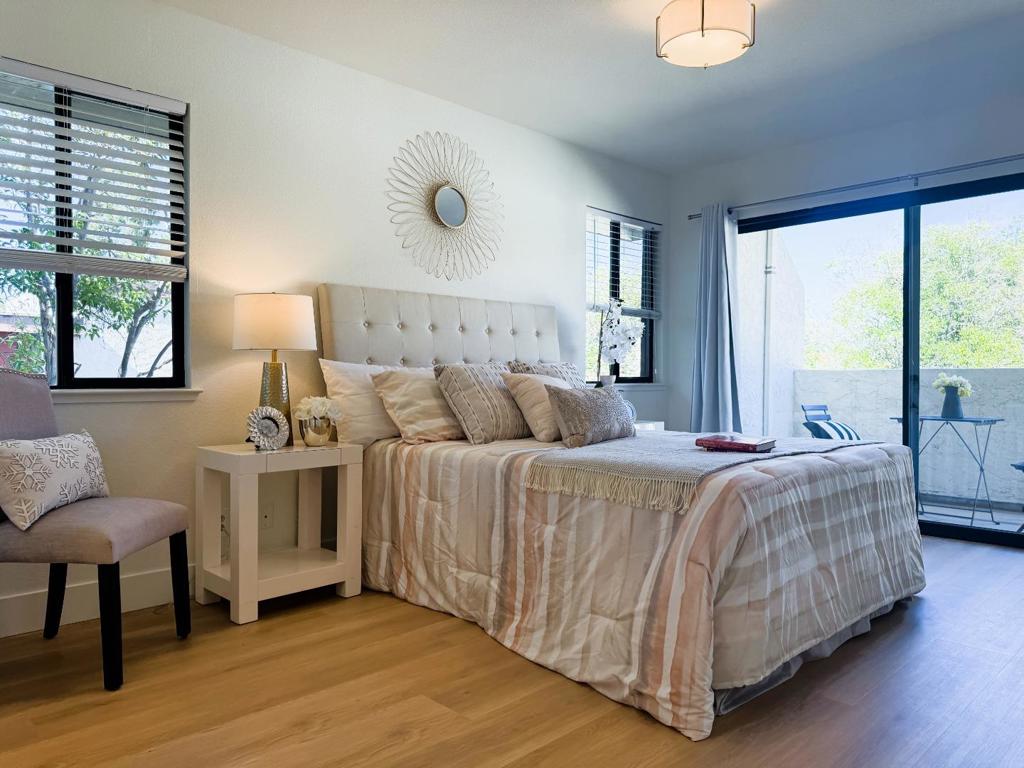 7299 Via Vico Property Photo 9