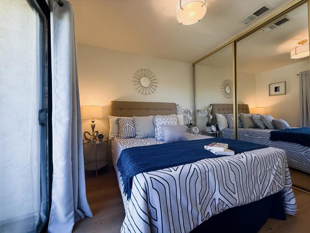 7299 Via Vico Property Photo 15