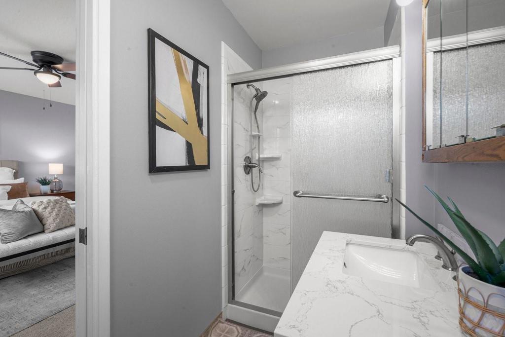 1001 W Latimer Avenue Property Photo 22