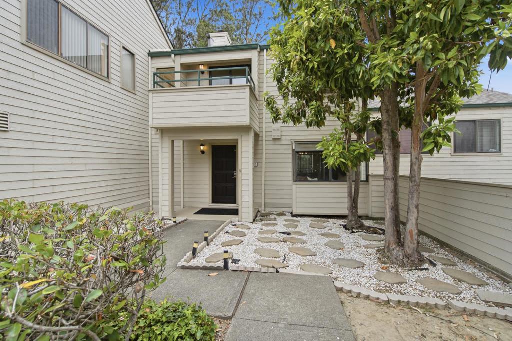39 Appian Way C Property Photo 2