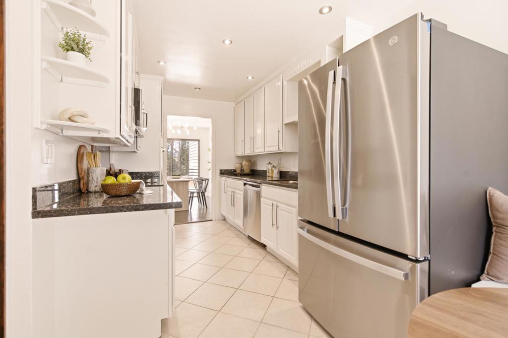 39 Appian Way C Property Photo 12