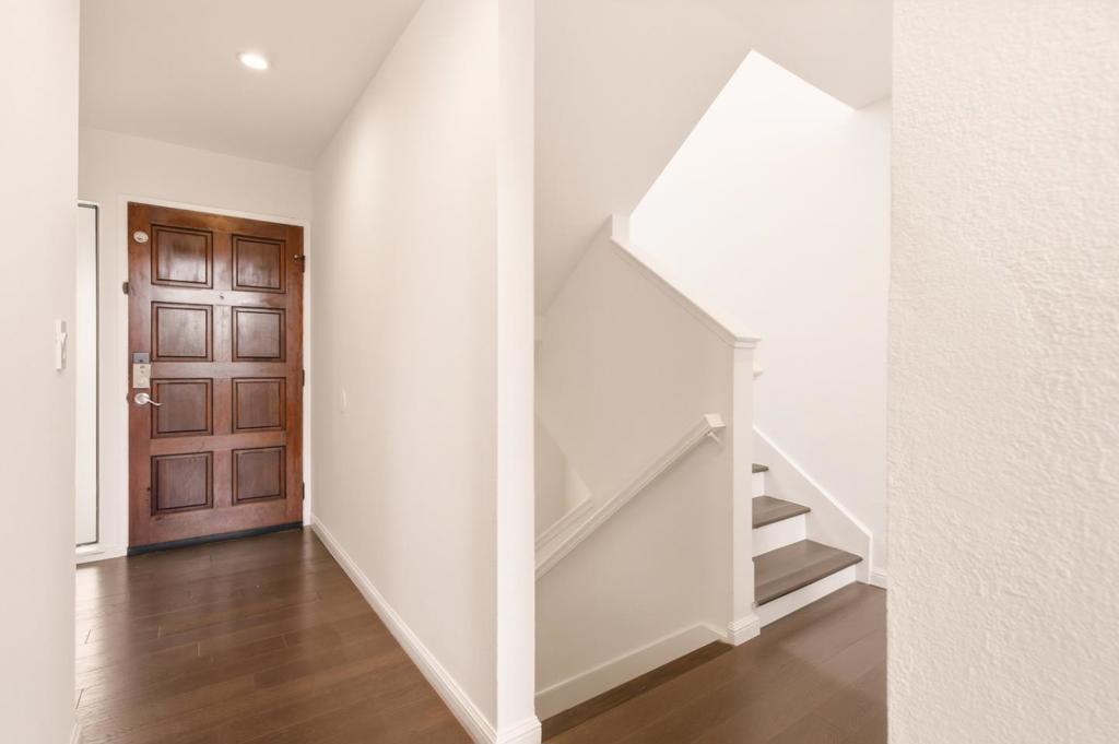 39 Appian Way C Property Photo 17