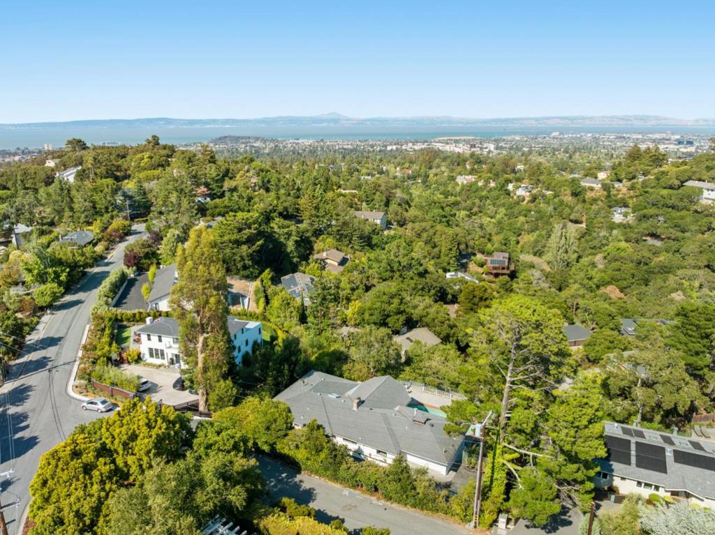 1407 Carlton Road Property Photo 12