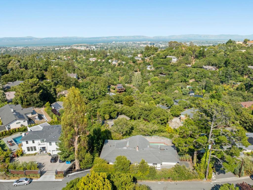1407 Carlton Road Property Photo 13