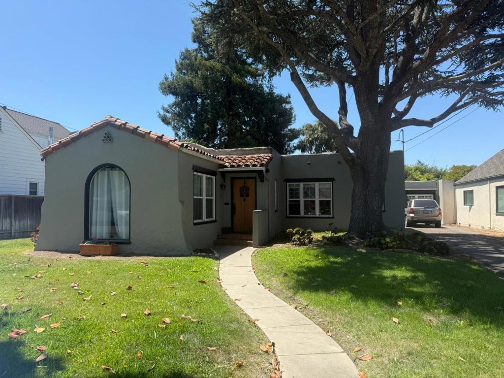222 Oak Street Property Photo 1