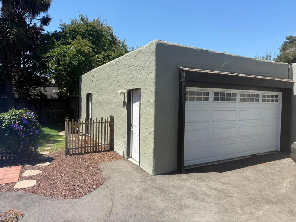 222 Oak Street Property Photo 6
