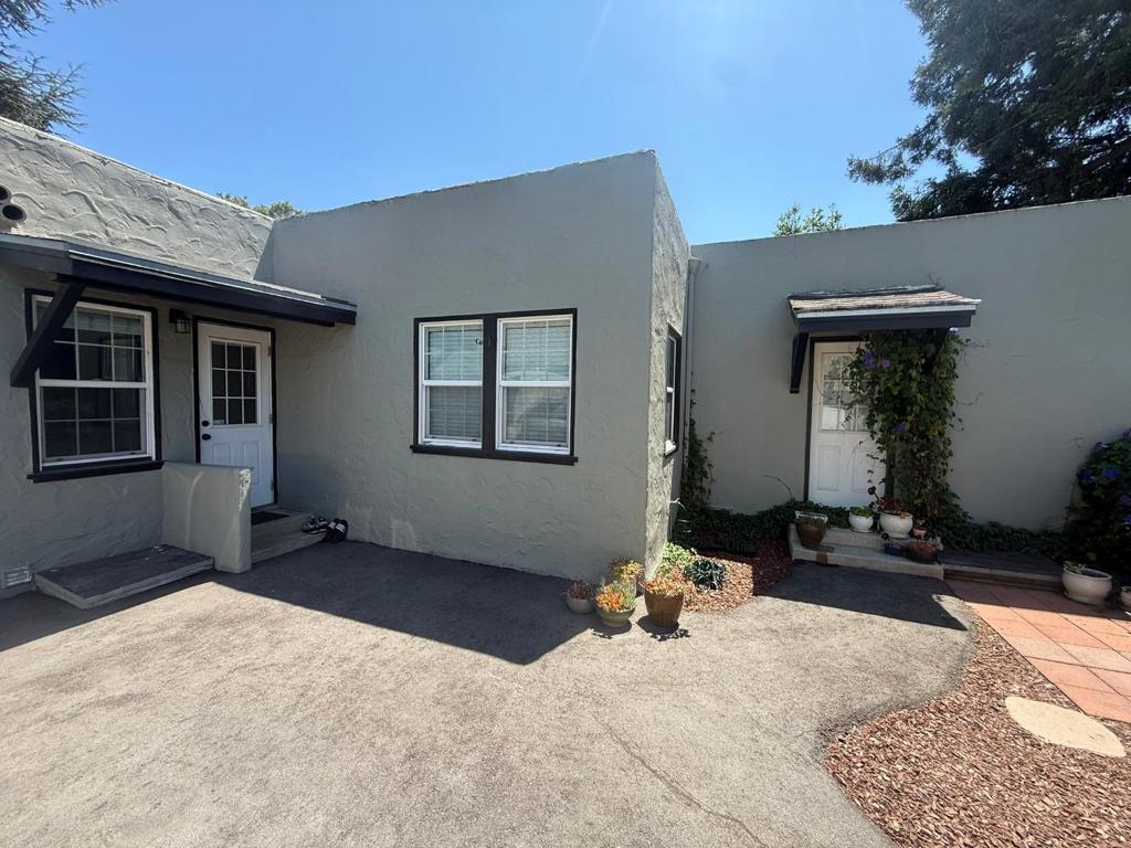 222 Oak Street Property Photo 7