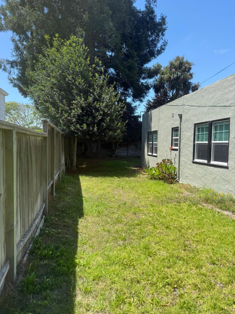 222 Oak Street Property Photo 10