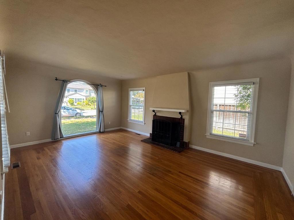 222 Oak Street Property Photo 14