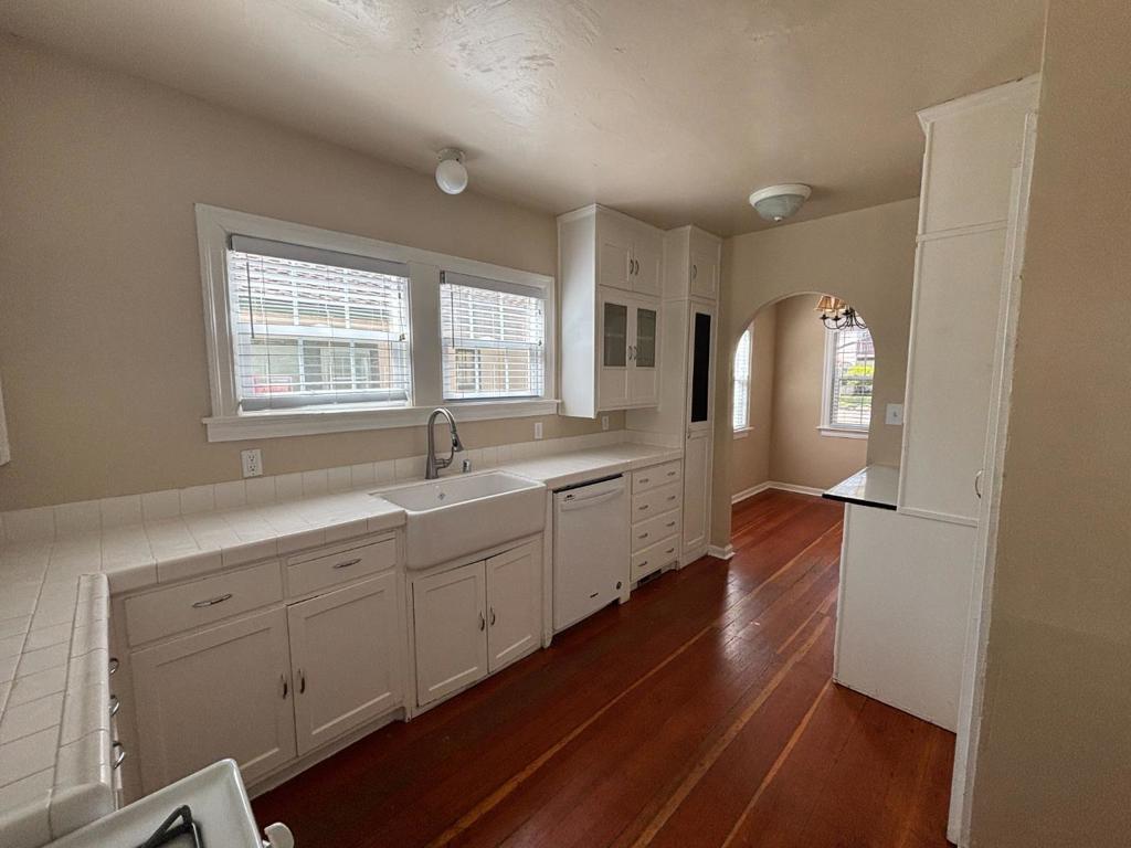 222 Oak Street Property Photo 18