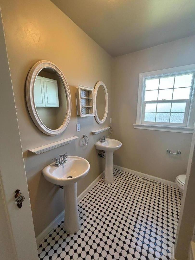 222 Oak Street Property Photo 24