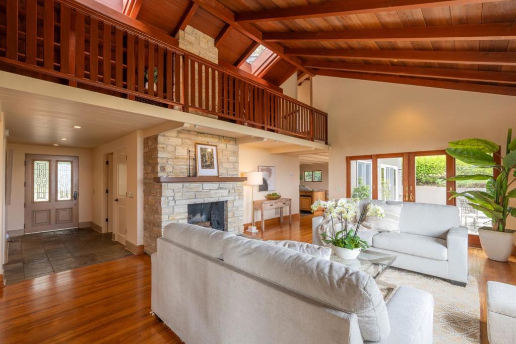 534 Aguajito Road Property Photo 11