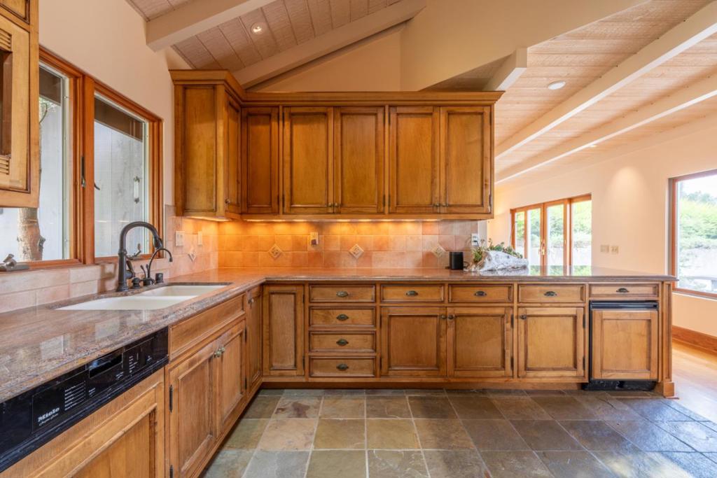 534 Aguajito Road Property Photo 12