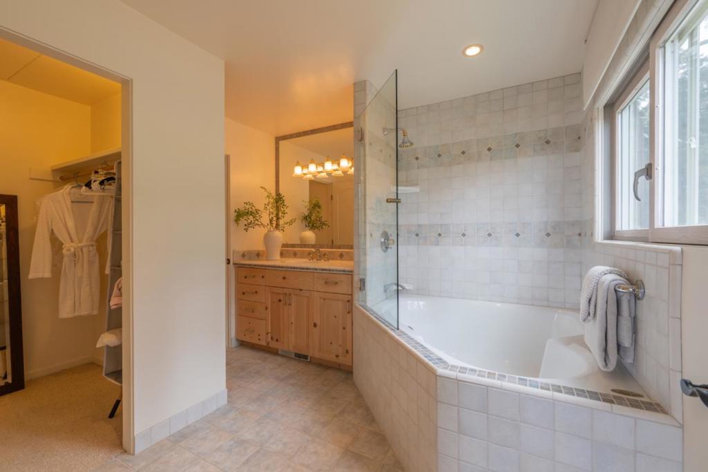 534 Aguajito Road Property Photo 34