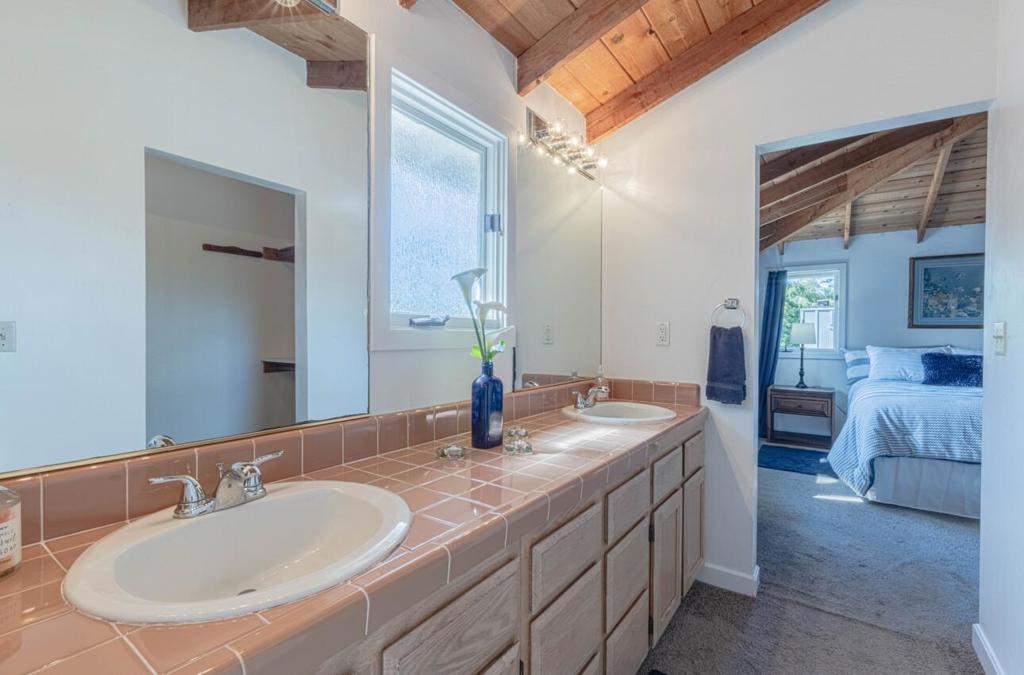 3239 Serra Avenue Property Photo 11