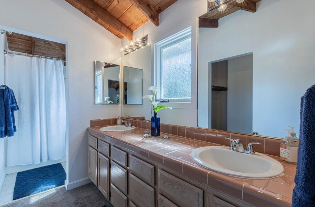 3239 Serra Avenue Property Photo 12
