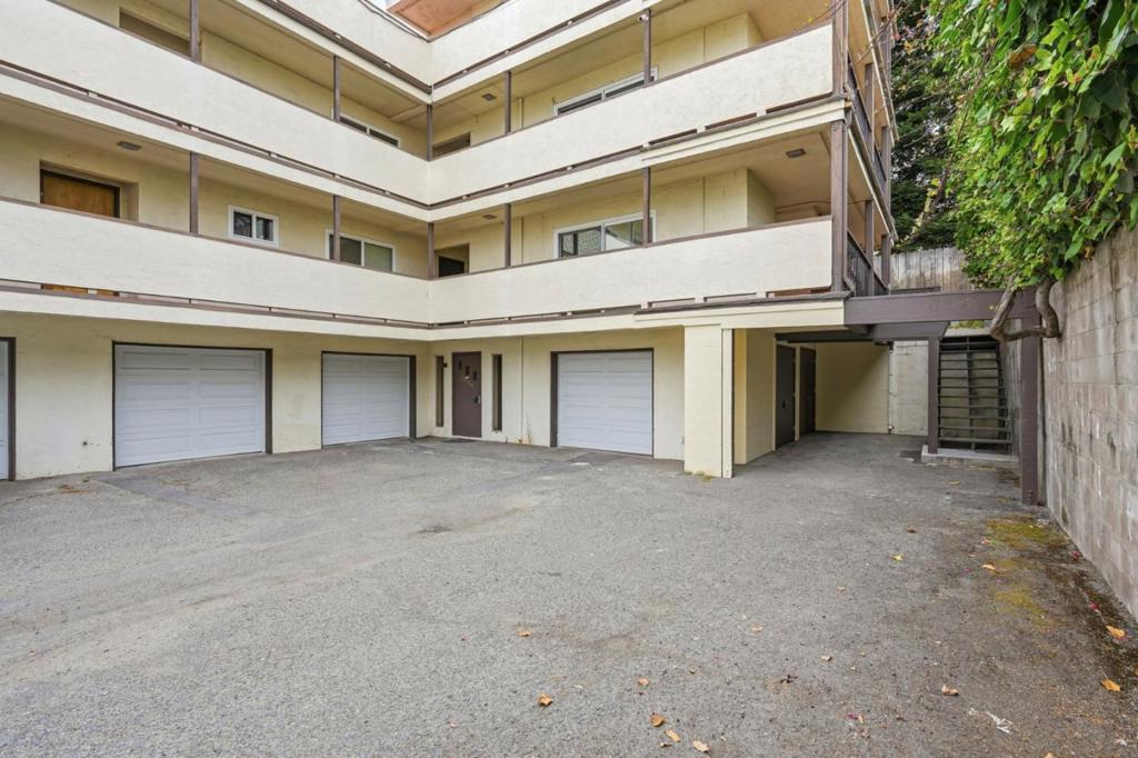 1409 Oxford Street 5 Property Photo 24