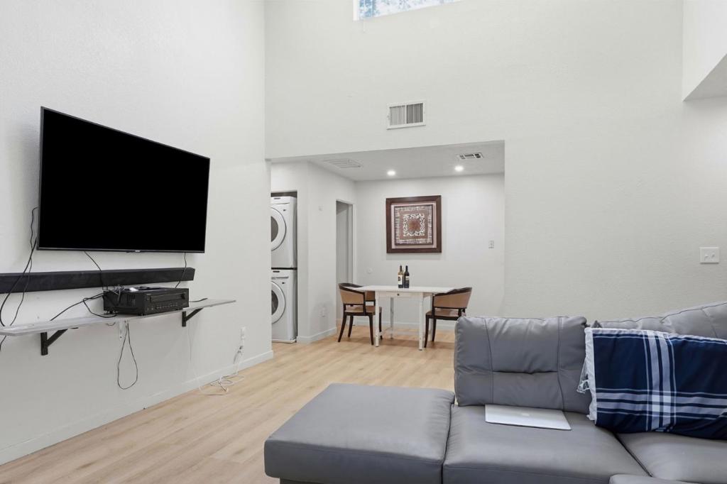 7283 Florin Mall 8 Property Photo 8