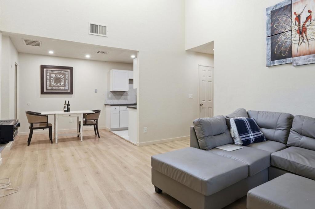 7283 Florin Mall 8 Property Photo 9