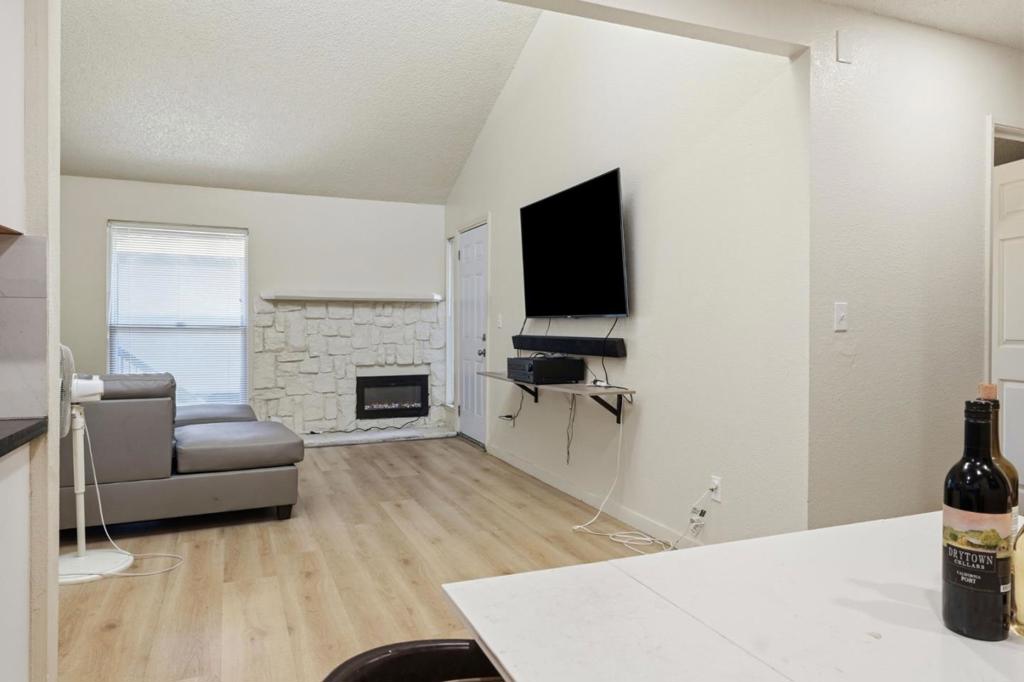 7283 Florin Mall 8 Property Photo 11