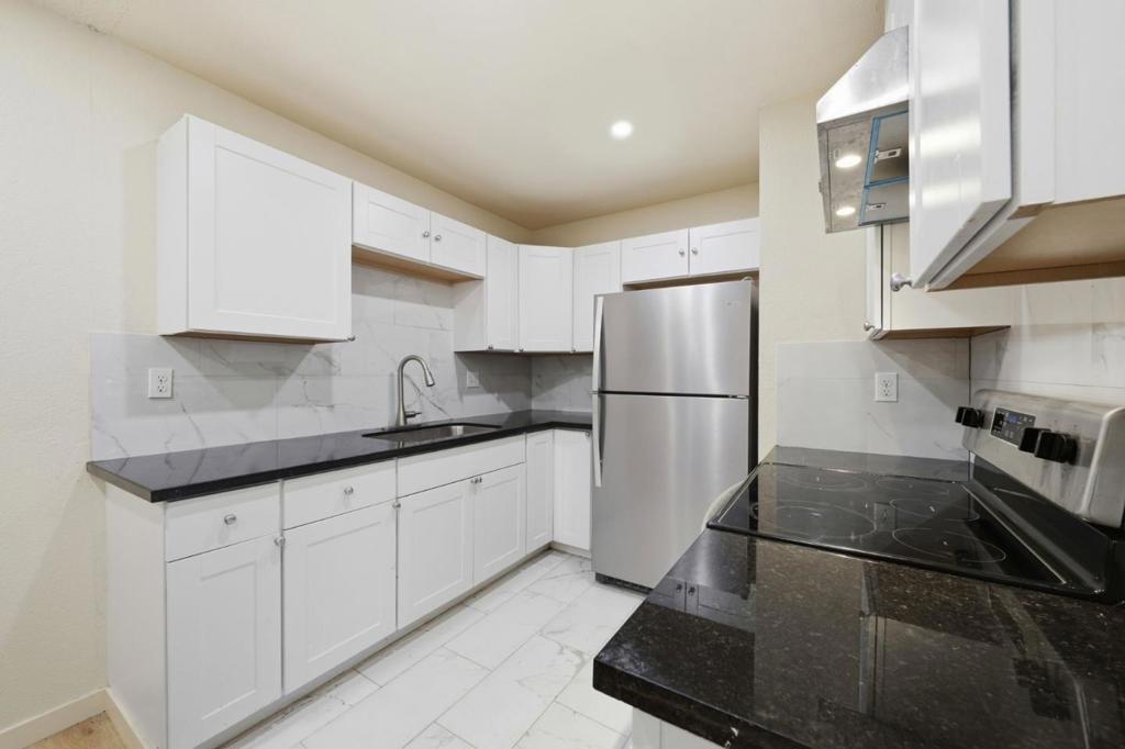 7283 Florin Mall 8 Property Photo 13