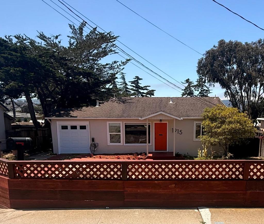 1915 Grandview Street Property Photo 1