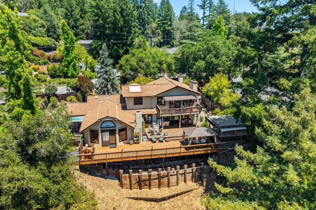 341 Blackstone Court Property Photo 24